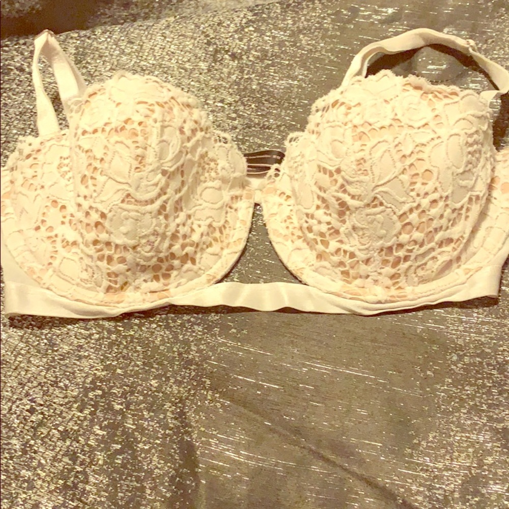 Victoria’s Secret vey sexy line bra